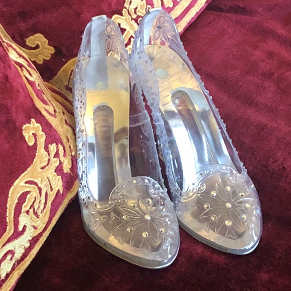 Meet your Posher, Stephanie - Picture 5 of 6